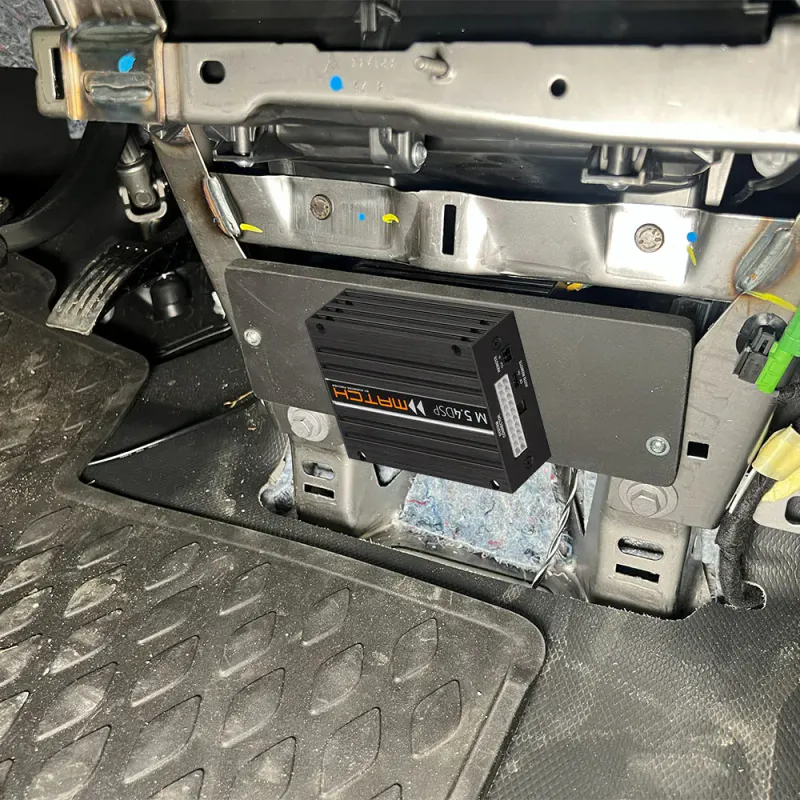 Match Lydoppgraderingspakke VW Transporter T7 DSP-forsterker og basskasse. For 3-seters utgave.